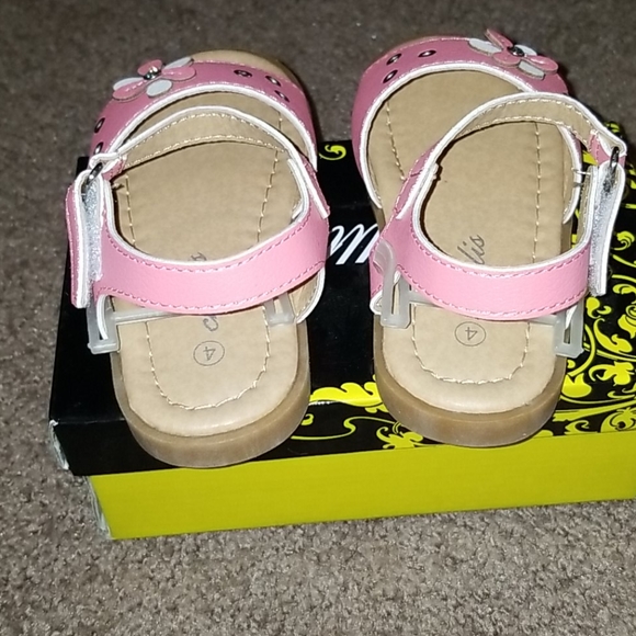 Chulis Angel Flower Sandals - Picture 4 of 8